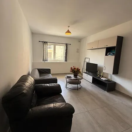 4-bedroom In Pieta P4 Lägenhet