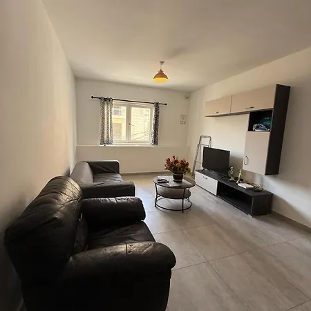4-bedroom In Pieta P4 Lejlighed