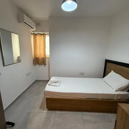 4-bedroom In Pietà P4 *