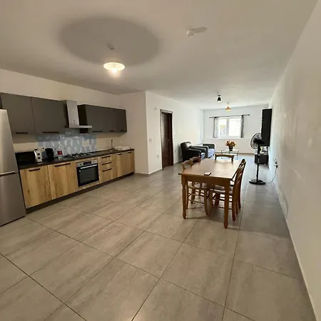 4-bedroom In Pieta P4 *